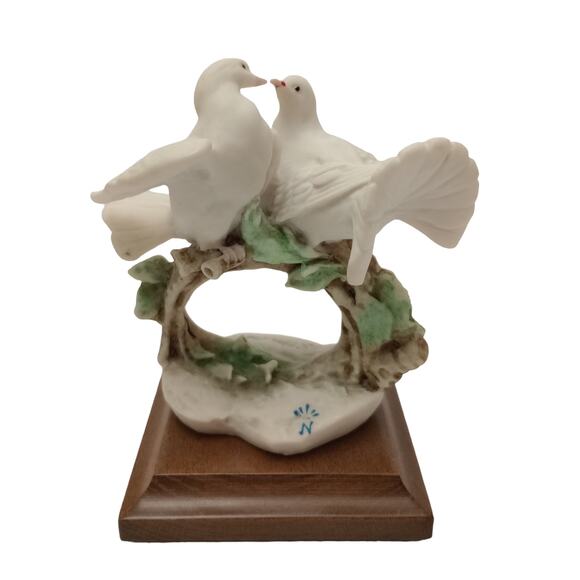 Giuseppe Armani Kissing Doves On A Branch Sculpture - Picture 5 of 6